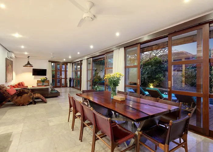 Amira Villa *